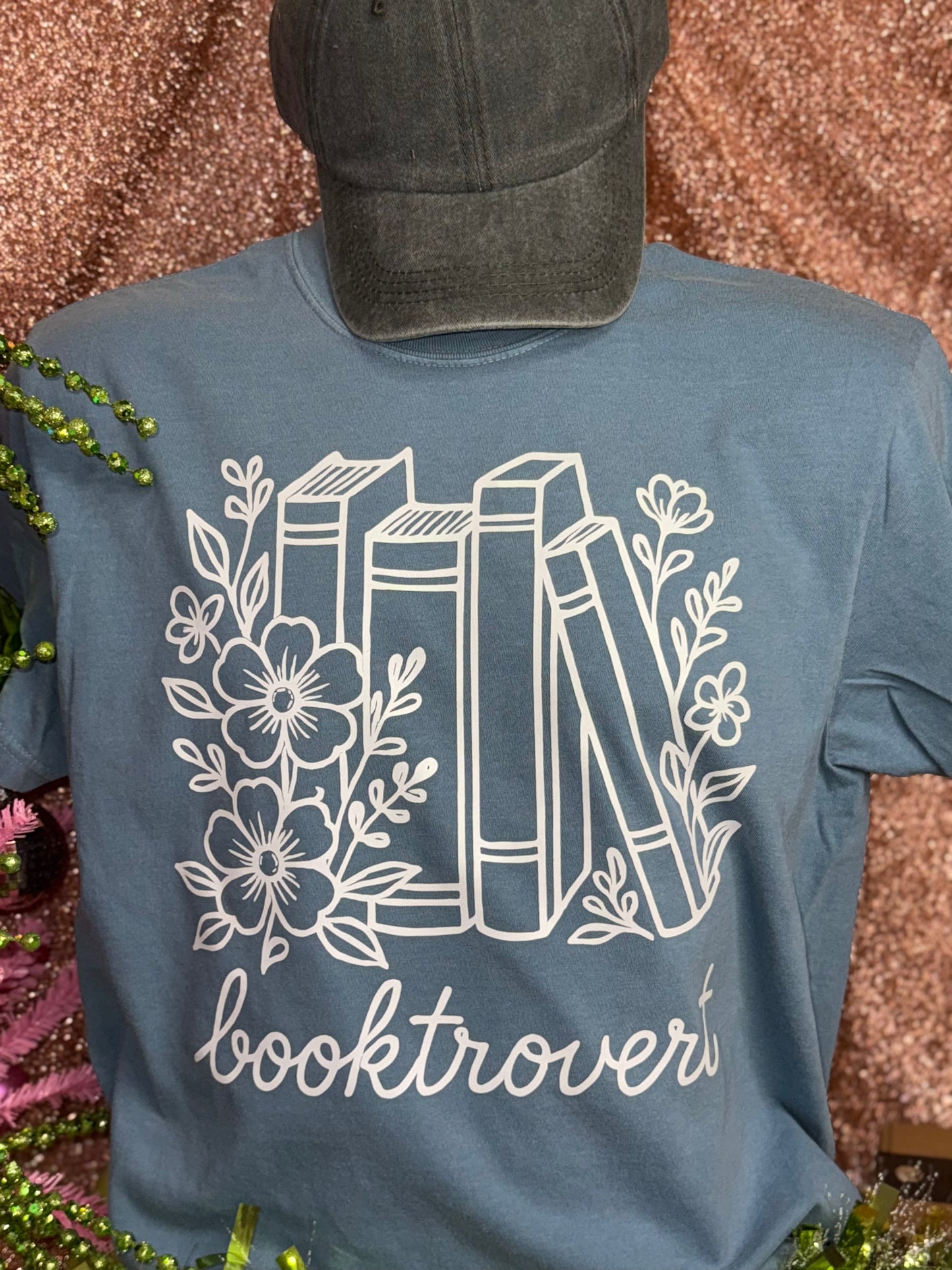 Booktrovert Shirt/Crewneck